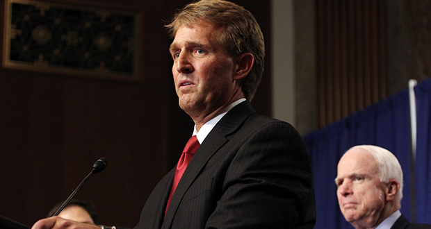 Sen. Jeff Flake, R-Ariz., has agreed to let hearings proceed on five of the six people nominated to vacant federal judgeships in Arizona. The state’s senior senator, John McCain, right, had agreed last fall to allow the hearings. (Cronkite News Service photo by Connor Radnovich)