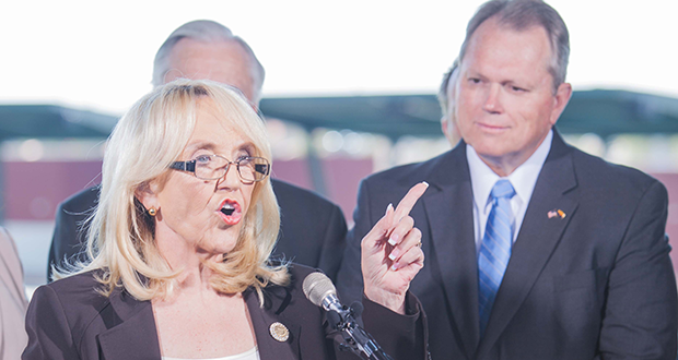 Arizona Gov. Jan Brewer endorses former Mesa Mayor Scott Smith in his bid to replace her. (Photo by Ryan Cook/RJ Cook Photography)