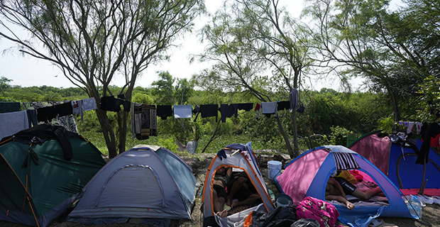 asylum, Venezuelans, Title 42, migrants